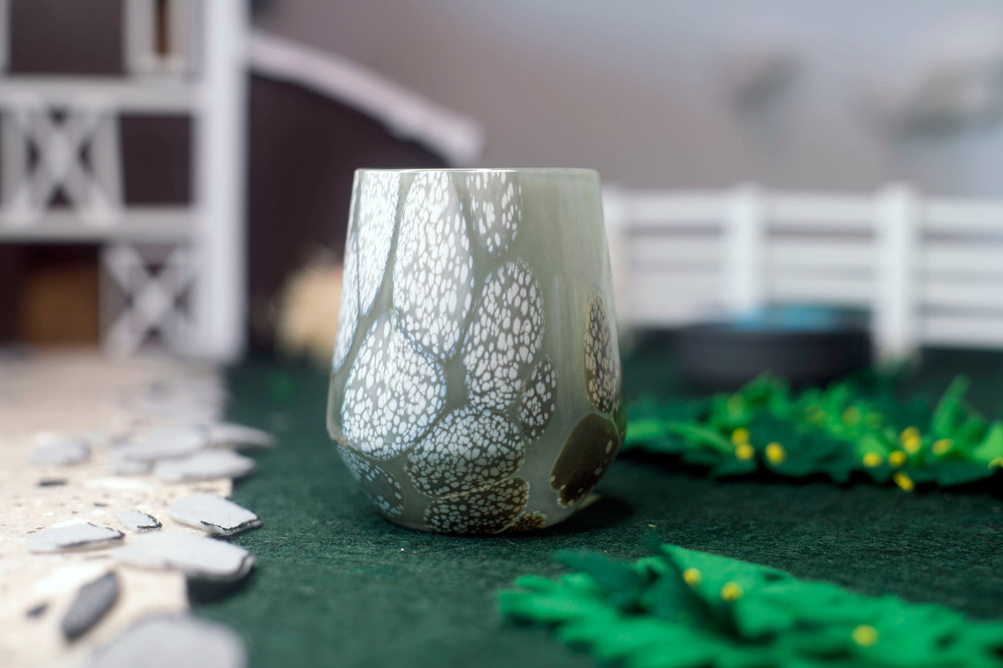 Grey and White Thoroughbred Tumblers